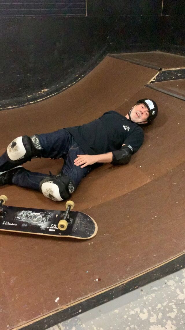 Nervous about dropping in? 🛹

We have got you covered! This week’s Tips & Tricks video features Jay Mandarino showing you exactly how to drop in safely and with confidence. No more fear of falling! 💪 Watch this quick tutorial and gain the confidence you need to own the ramps.

Who’s ready to drop in like a pro? 🎯

#CJsSKATEPARK #SkateboardingTips #TrickTips #DropInTechnique #LearnWithTheBest