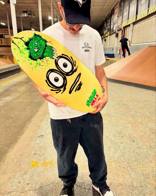 Crackin’ lines on this 13-inch egg @heroinskateboards cooked with this one 🥚🍳 check out our shop online or in store! 

@mehrathontrading